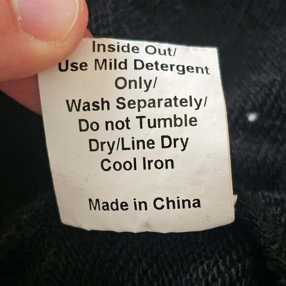 JoJos Bizarre Adventure Jolyne Cujoh Hoodie L Black Broken Bond Graphic - Picture 11 of 11